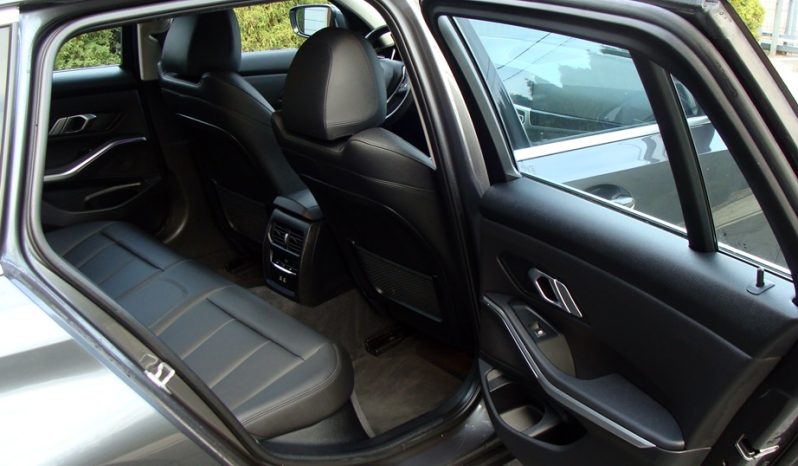 BMW Seria 3 318d Business Edition full