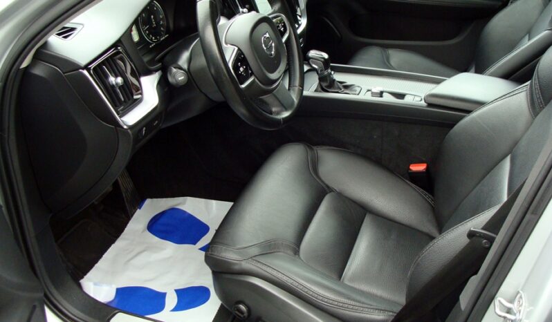 Volvo V60 Cross Country D3 Geartronic Pro full
