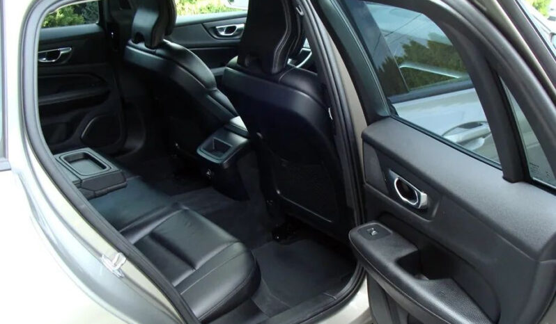 Volvo V60 D4 Momentum Pro full