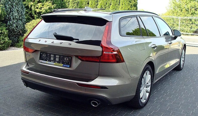 Volvo V60 D4 Momentum Pro full
