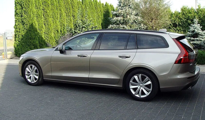 Volvo V60 D4 Momentum Pro full