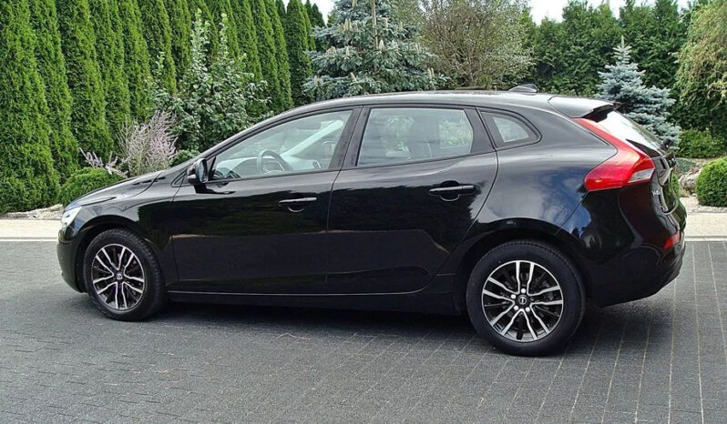 Volvo V40 full