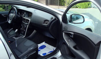 Volvo V40 T3 Momentum full