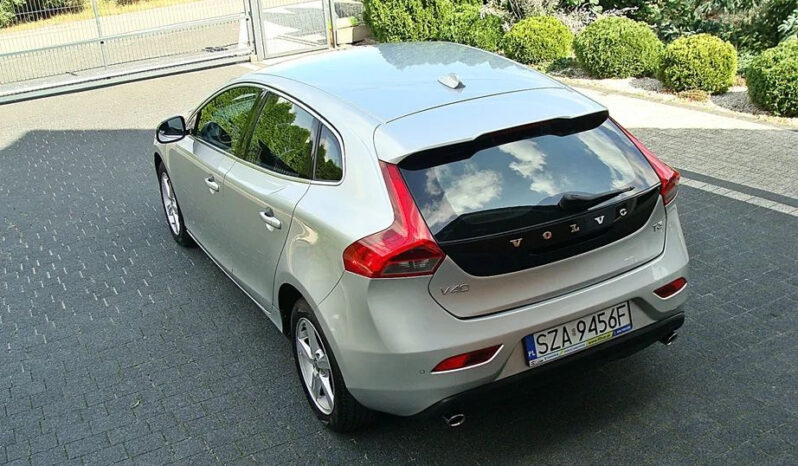 Volvo V40 T3 Momentum full