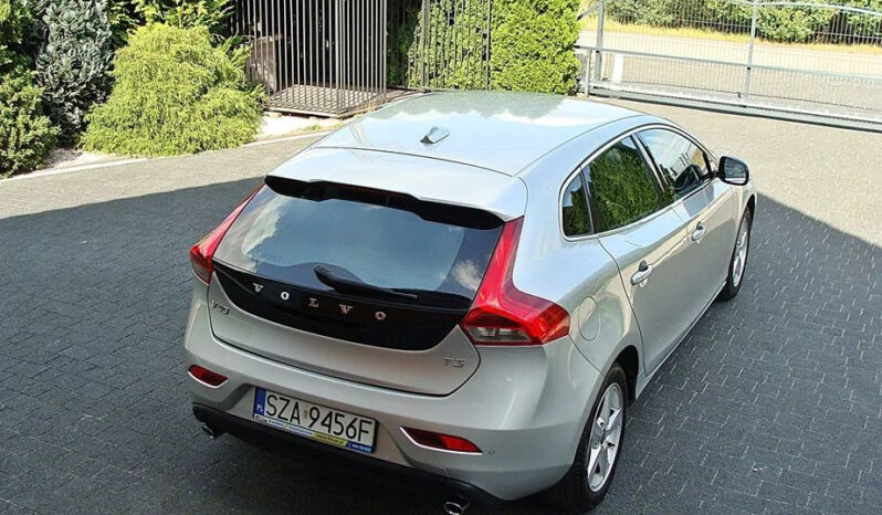 Volvo V40 T3 Momentum full