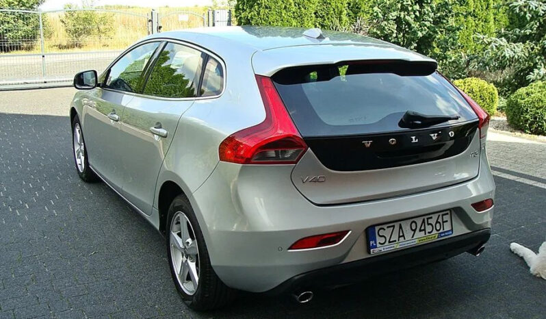 Volvo V40 T3 Momentum full