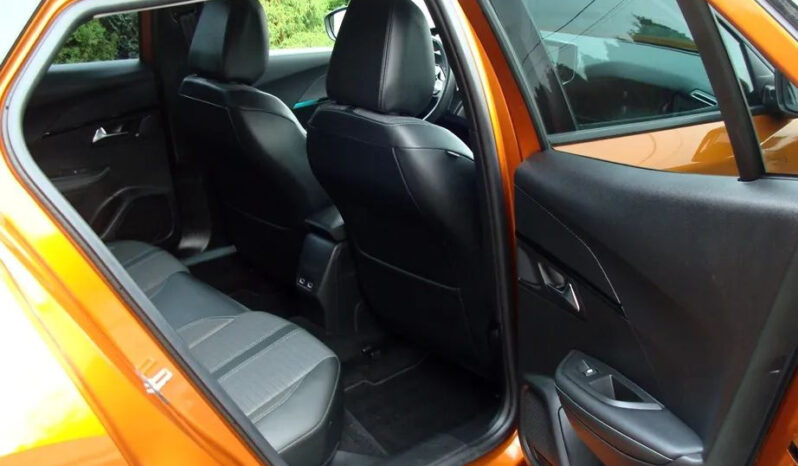 Peugeot 2008 PureTech 130 Allure S&S EAT8 full