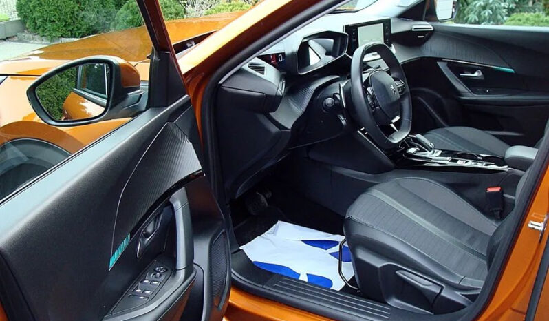 Peugeot 2008 PureTech 130 Allure S&S EAT8 full