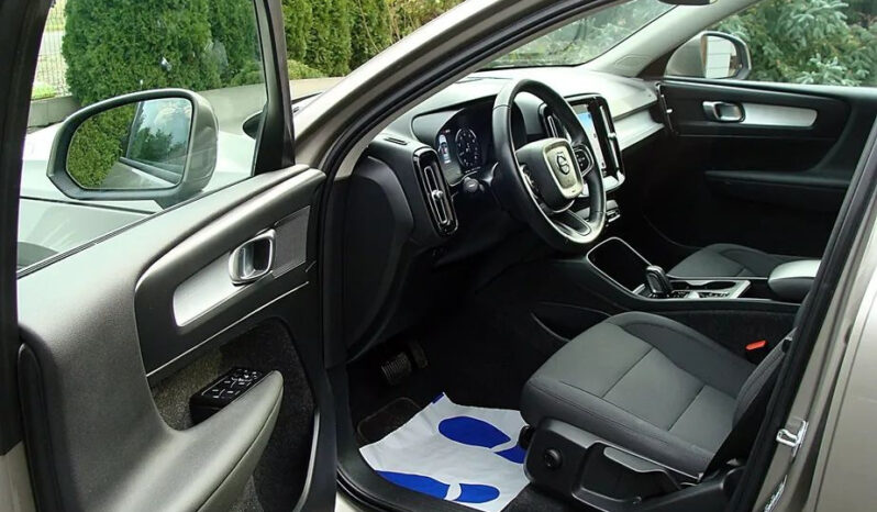 Volvo XC 40 T2 Plus Bright full