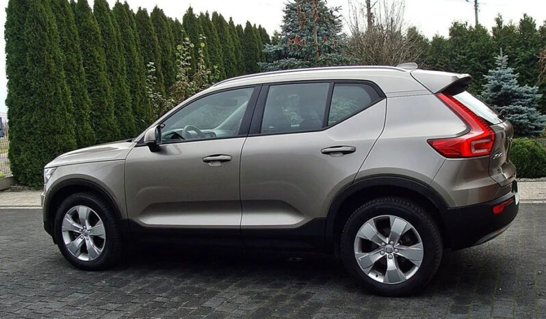 Volvo XC 40 T2 Plus Bright full