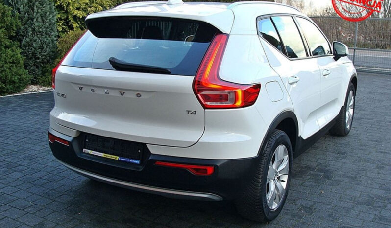 Volvo XC 40 T4 Momentum Pro full