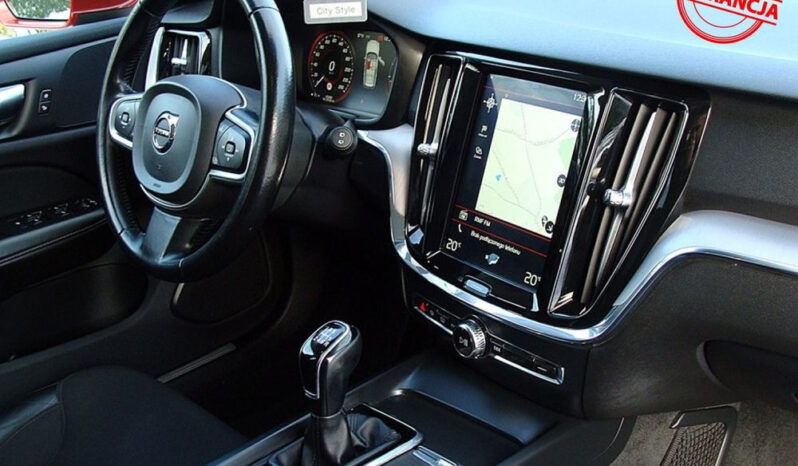 Volvo V60 D3 Momentum Pro full