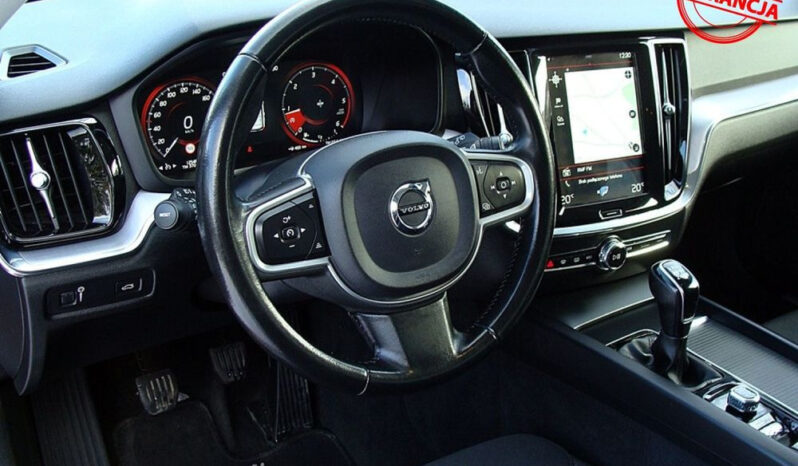 Volvo V60 D3 Momentum Pro full