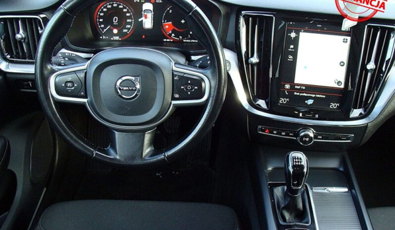 Volvo V60 D3 Momentum Pro full