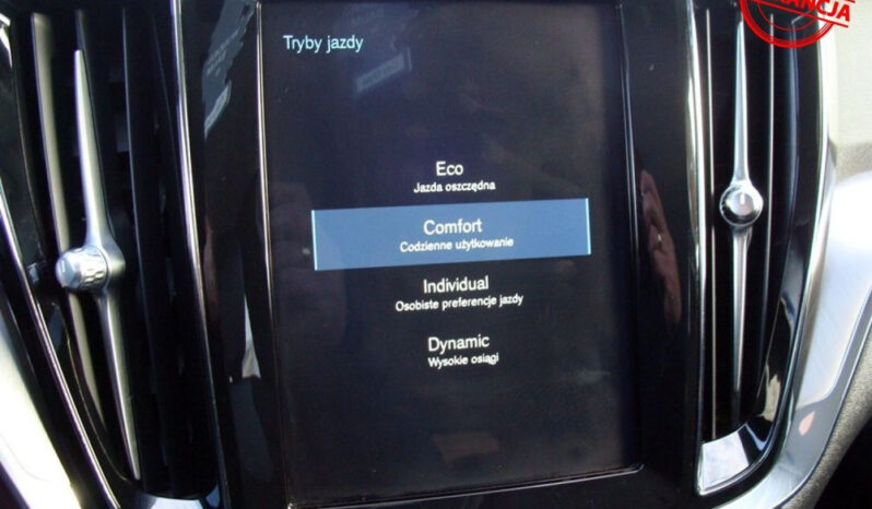 Volvo V60 D3 Momentum Pro full