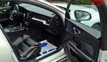 Volvo V60 T8 AWD Plug-In Hybrid R-Design full