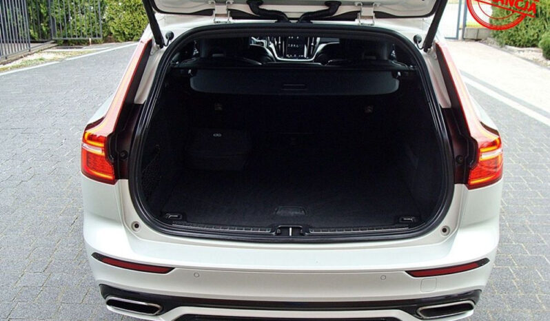 Volvo V60 T8 AWD Plug-In Hybrid R-Design full