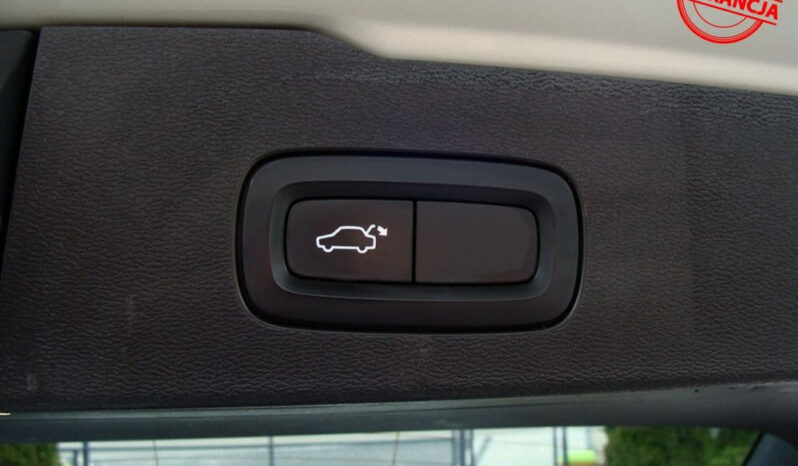 Volvo V60 T8 AWD Plug-In Hybrid R-Design full