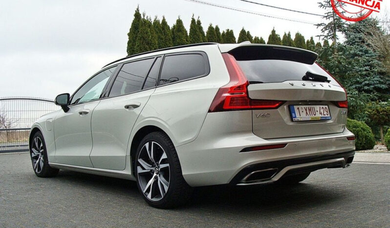 Volvo V60 T8 AWD Plug-In Hybrid R-Design full