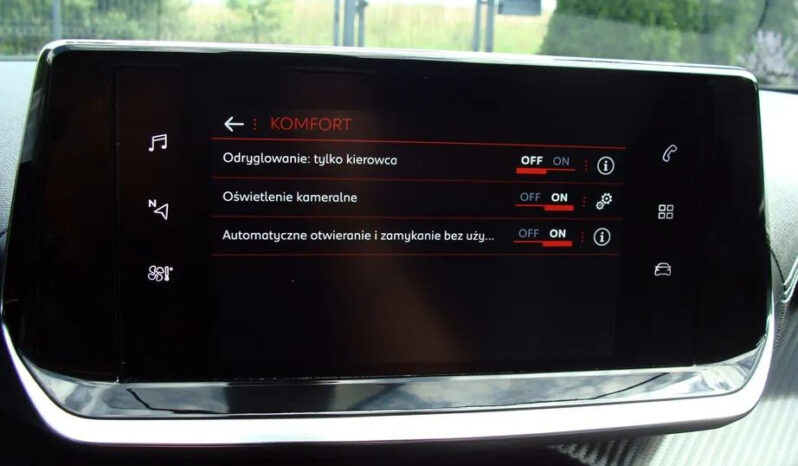 Peugeot 2008 PureTech 130 EAT8 GT full