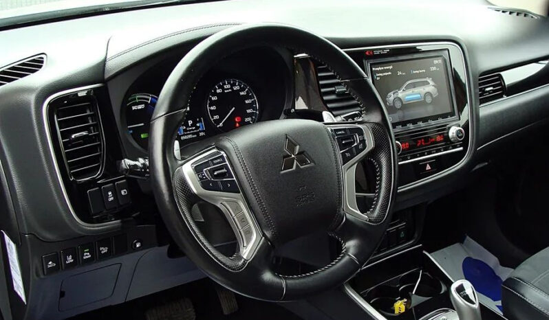 Mitsubishi Outlander 2.4 4WD Plug-In Hybrid Top full