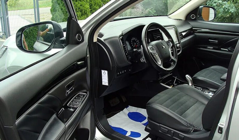 Mitsubishi Outlander 2.4 4WD Plug-In Hybrid Top full