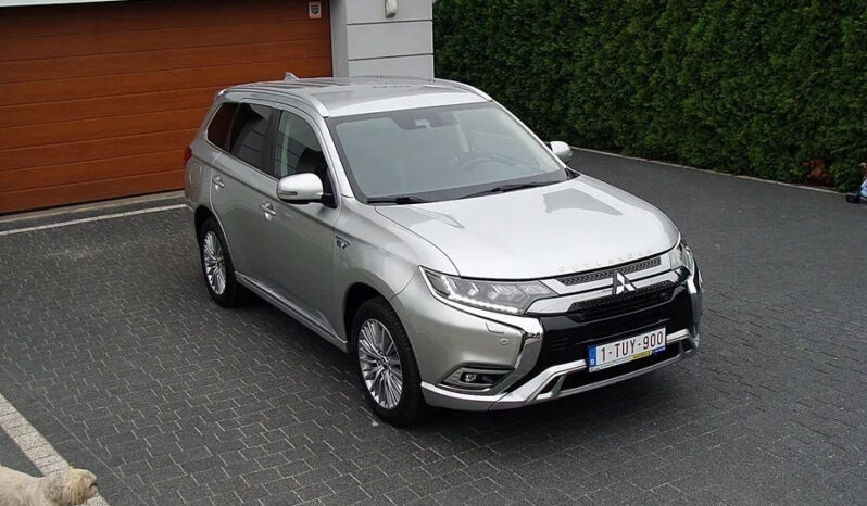 Mitsubishi Outlander 2.4 4WD Plug-In Hybrid Top full