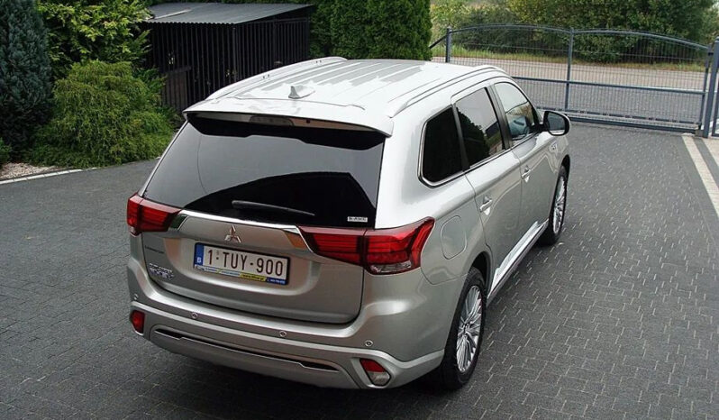 Mitsubishi Outlander 2.4 4WD Plug-In Hybrid Top full