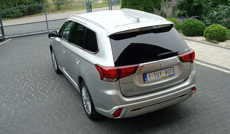 Mitsubishi Outlander 2.4 4WD Plug-In Hybrid Top full