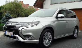 Mitsubishi Outlander 2.4 4WD Plug-In Hybrid Top full