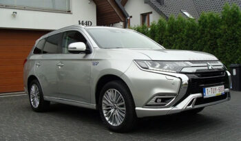 Mitsubishi Outlander 2.4 4WD Plug-In Hybrid Top full