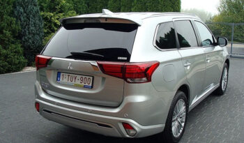 Mitsubishi Outlander 2.4 4WD Plug-In Hybrid Top full