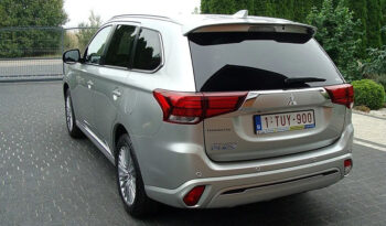 Mitsubishi Outlander 2.4 4WD Plug-In Hybrid Top full