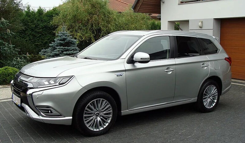 Mitsubishi Outlander 2.4 4WD Plug-In Hybrid Top full