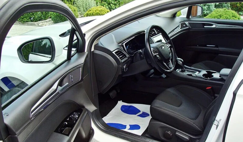 Ford Mondeo 2.0 Hybrid Titanium full