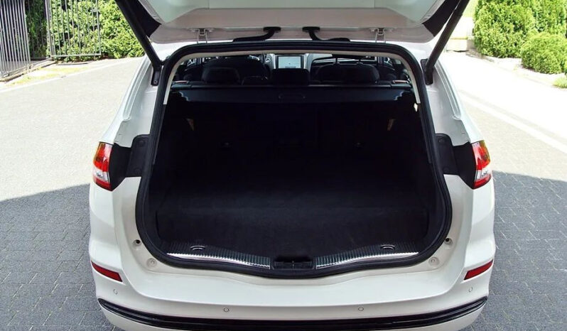 Ford Mondeo 2.0 Hybrid Titanium full