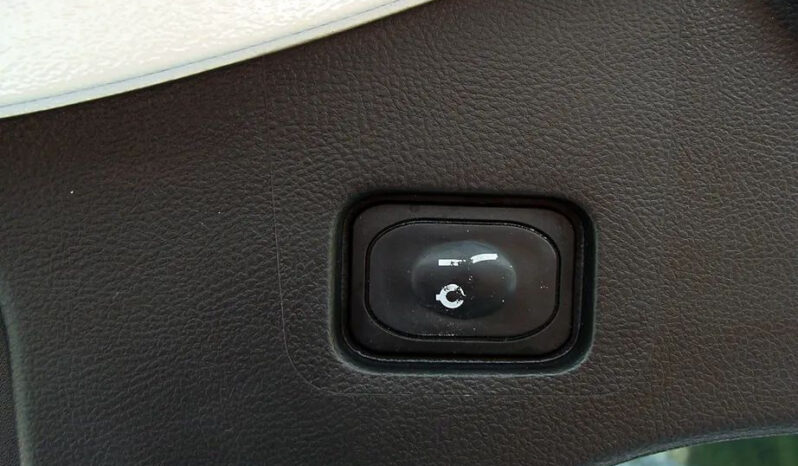 Ford Mondeo 2.0 Hybrid Titanium full