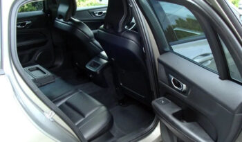 Volvo V60 D4 Momentum Pro full