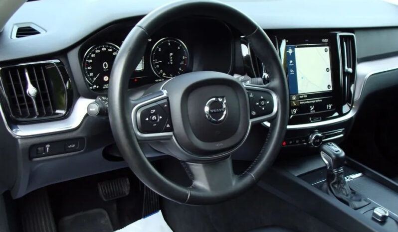 Volvo V60 D4 Momentum Pro full