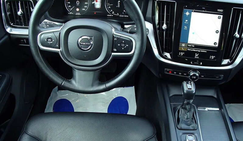 Volvo V60 D4 Momentum Pro full