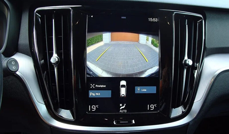 Volvo V60 D4 Momentum Pro full