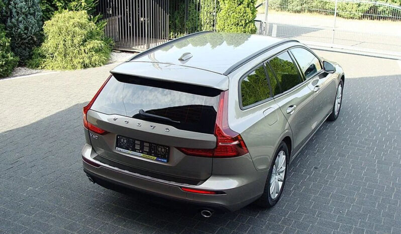 Volvo V60 D4 Momentum Pro full