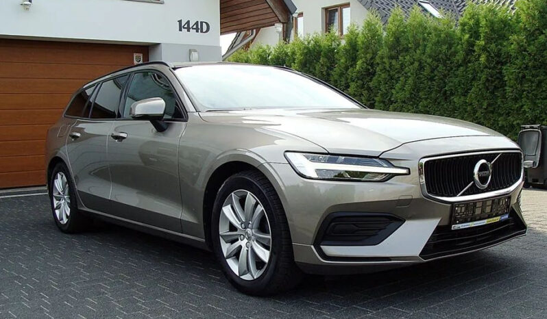 Volvo V60 D4 Momentum Pro full