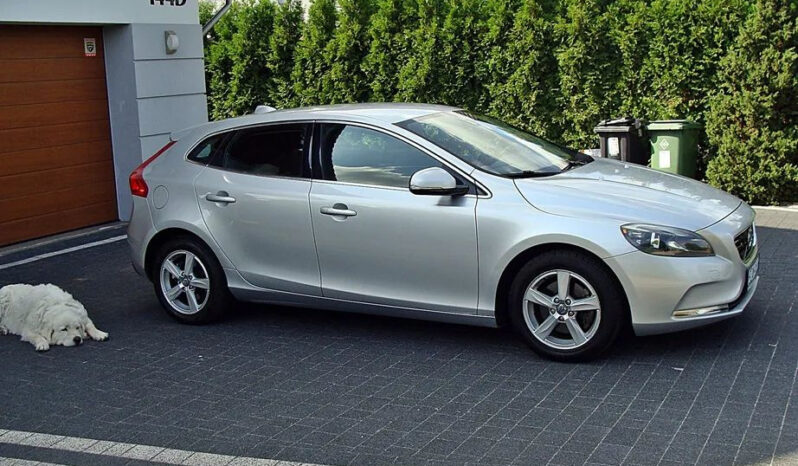 Volvo V40 T3 Momentum full