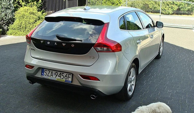 Volvo V40 T3 Momentum full