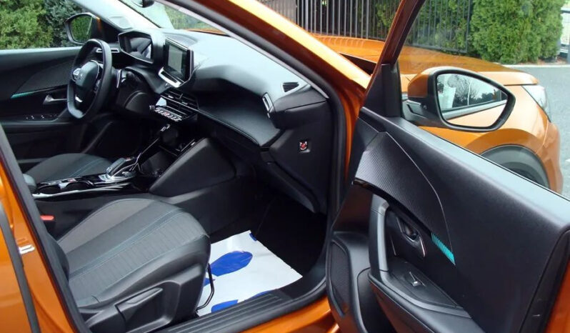 Peugeot 2008 PureTech 130 Allure S&S EAT8 full