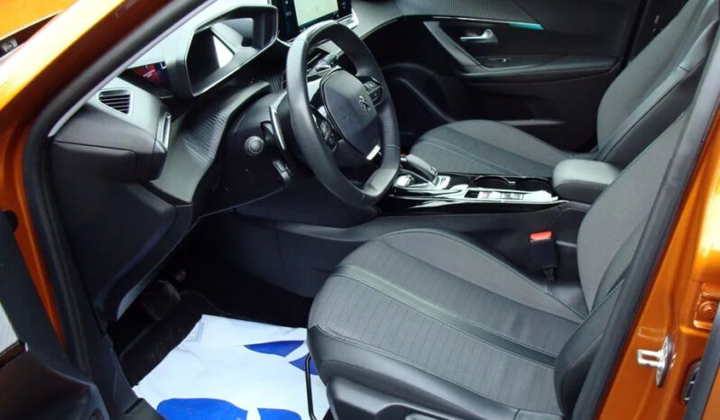 Peugeot 2008 PureTech 130 Allure S&S EAT8 full