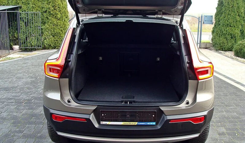 Volvo XC 40 T2 Plus Bright full