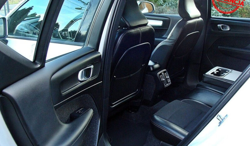 Volvo XC 40 T4 Momentum Pro full