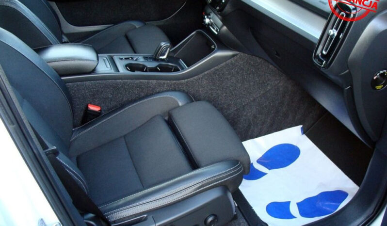 Volvo XC 40 T4 Momentum Pro full